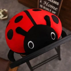 Peluche géante coccinelle